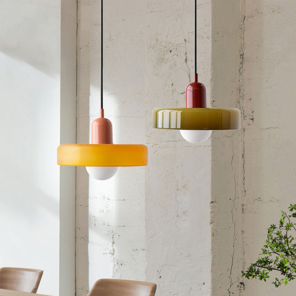 Kleurrijke Bauhaus Hanglamp Met Tijdloos Glasontwerp