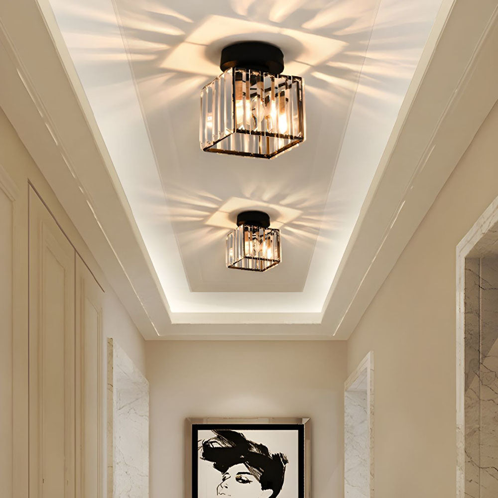 Kristallen Plafondlamp Met Messing Afwerking Voor Een Luxe & Warme Sfeer