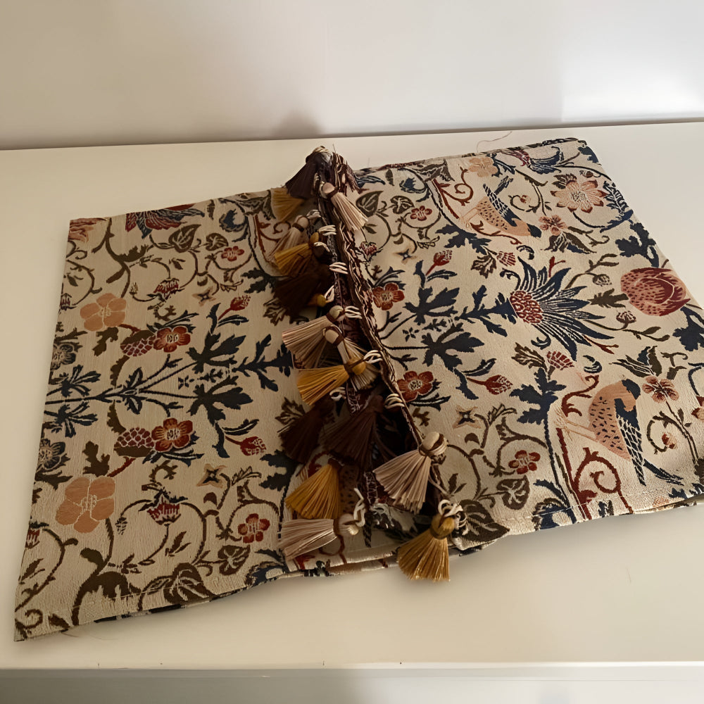 Vintage Bloemen & Vogel Jacquard Tafelloper | Elegant Met Kwastjes