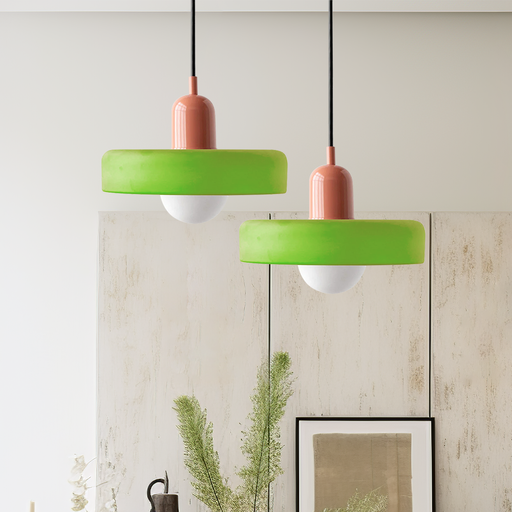 Kleurrijke Bauhaus Hanglamp Met Tijdloos Glasontwerp