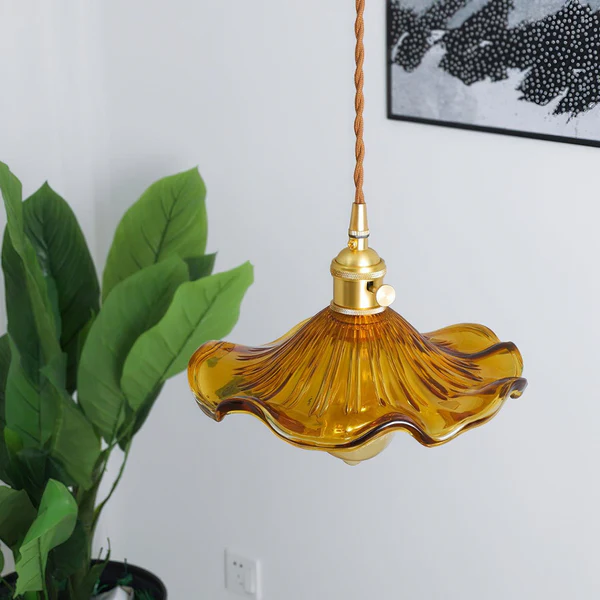 Stijlvolle Hanglamp In Hibiscusbloem Design – Glas & Messing – E27 Fitting