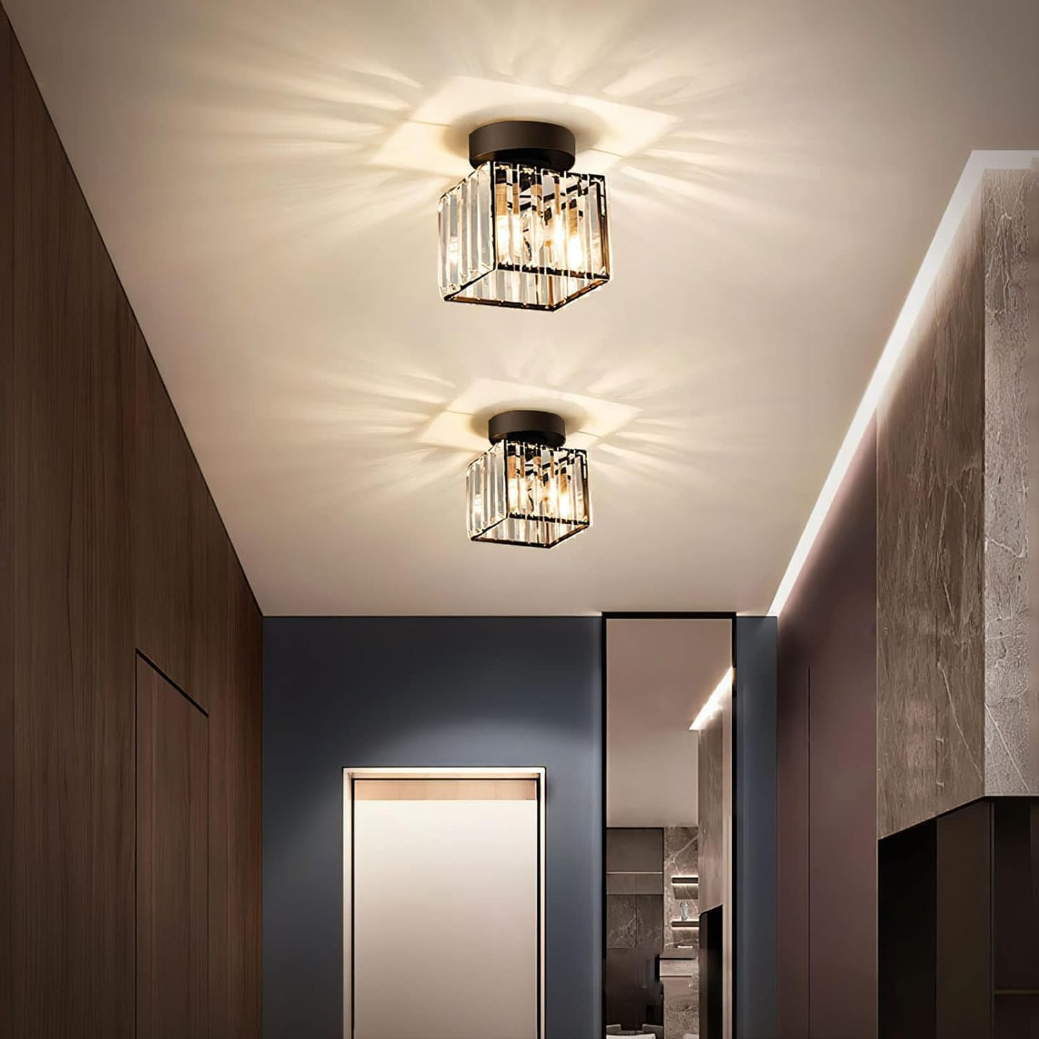 Kristallen Plafondlamp Met Messing Afwerking Voor Een Luxe & Warme Sfeer