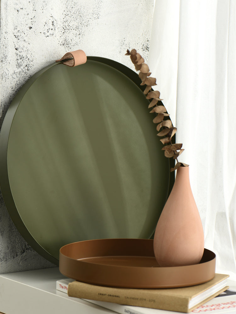 Decoratieve Scandinavische Metalen Dienblad Met Leren Handvat Voor Stijlvolle Opberging & Presentatie
