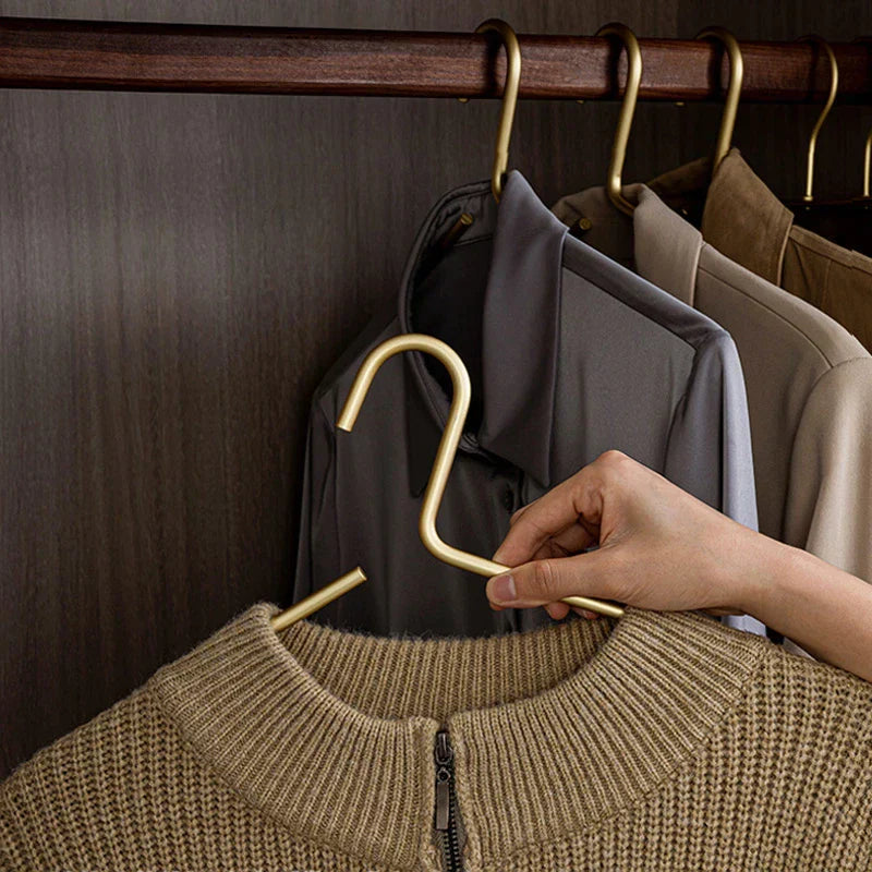 Set Van 5 Luxe Metalen Kledinghangers In Mat Goud/Zilver Voor Een Stijlvolle Garderobe