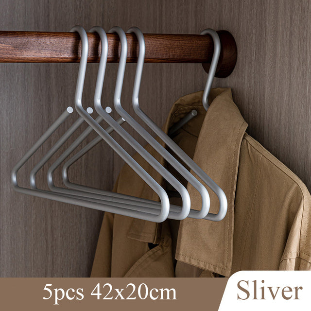 Set Van 5 Luxe Metalen Kledinghangers In Mat Goud/Zilver Voor Een Stijlvolle Garderobe