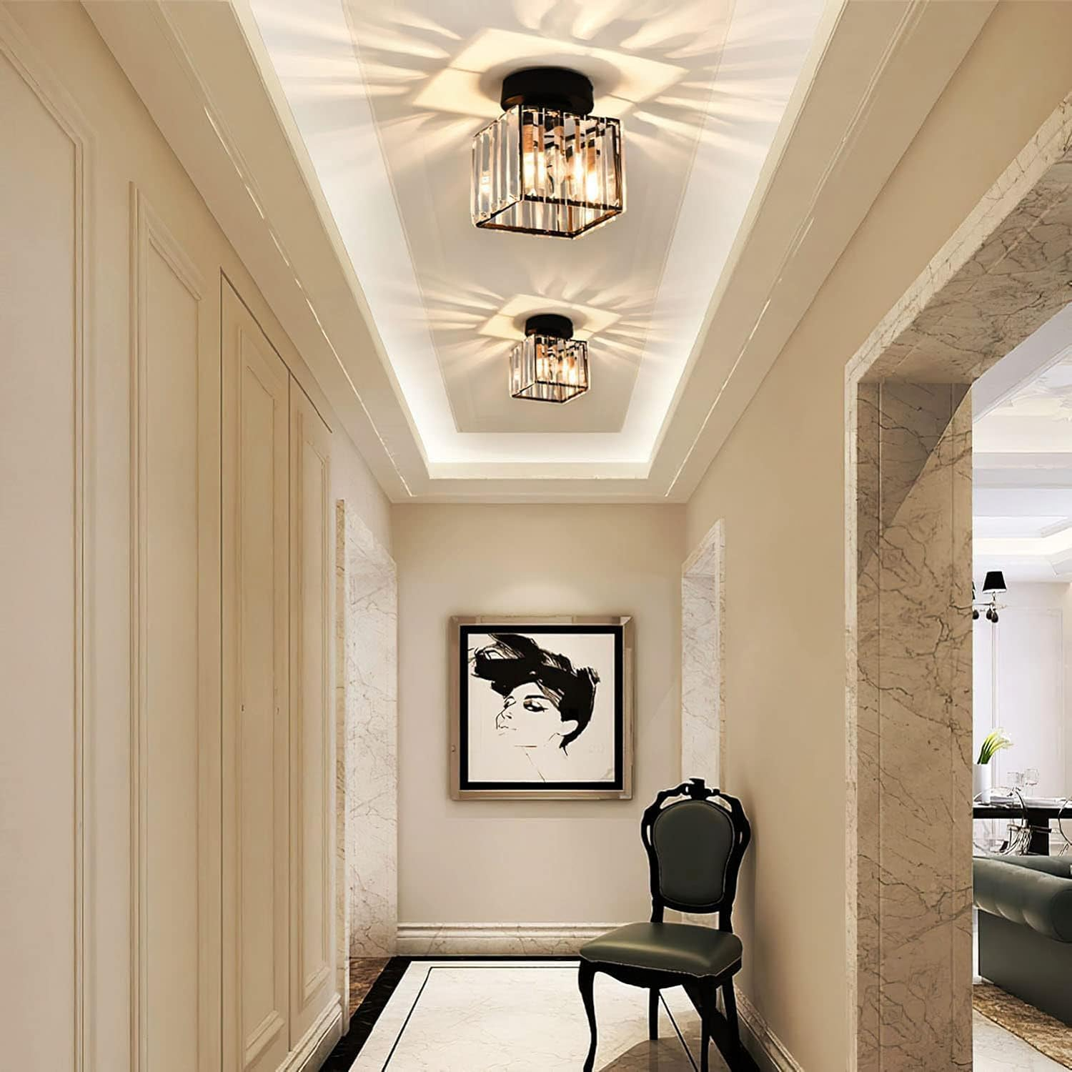 Kristallen Plafondlamp Met Messing Afwerking Voor Een Luxe & Warme Sfeer
