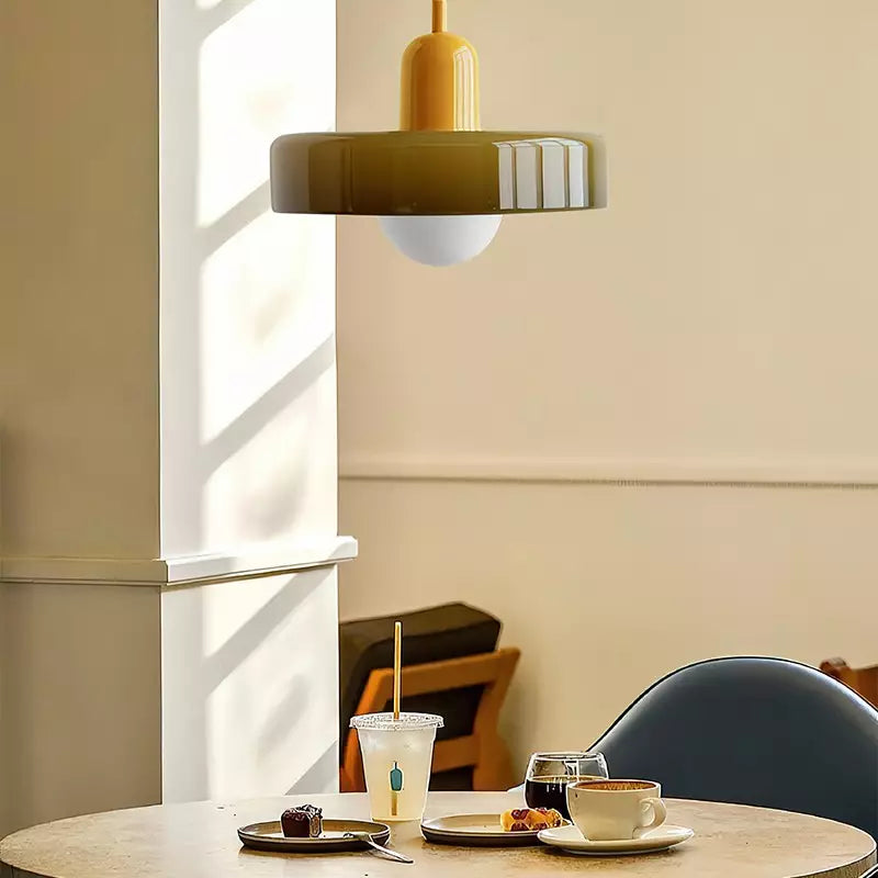 Kleurrijke Bauhaus Hanglamp Met Tijdloos Glasontwerp