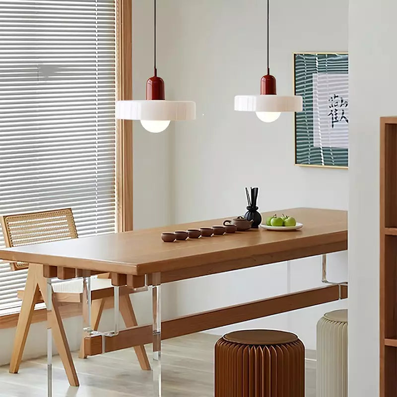 Kleurrijke Bauhaus Hanglamp Met Tijdloos Glasontwerp