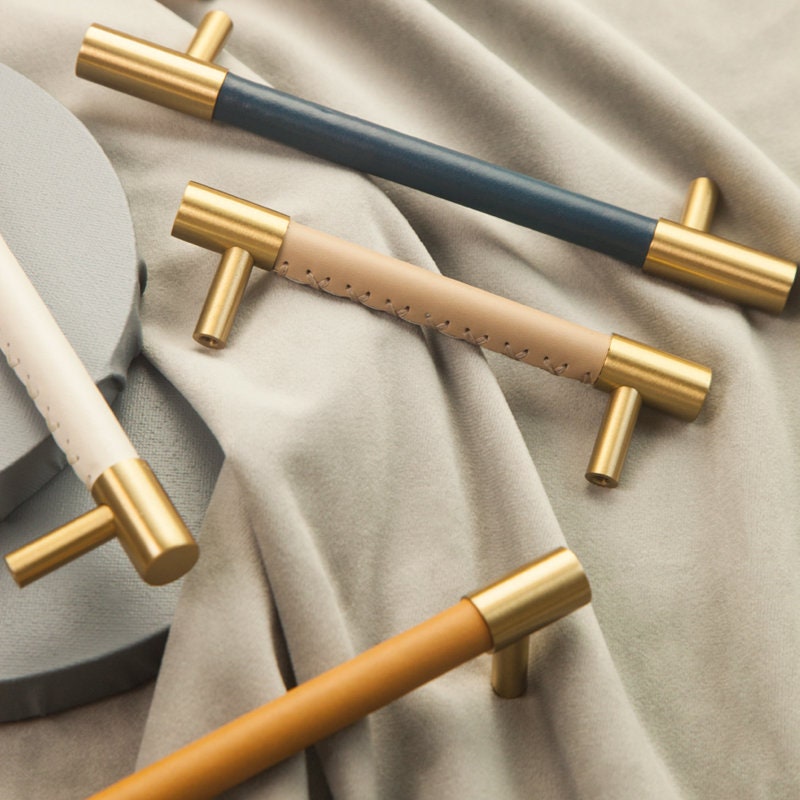 Messing Kastgrepen Met Leren Detail Voor Een Luxe Upgrade