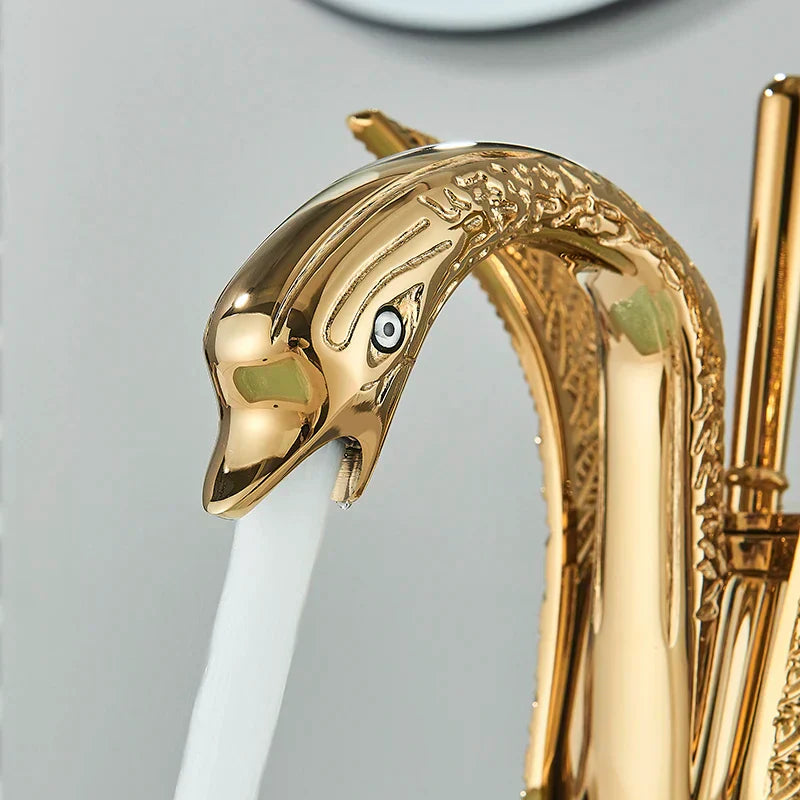 Zwaan Wastafelkraan in Goud/Zilver| Modern & Luxe Badkamerdesign