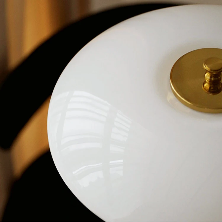 Tøve - Deense Designer Tafellamp | Scandinavische Tafellamp met Warm LED Licht