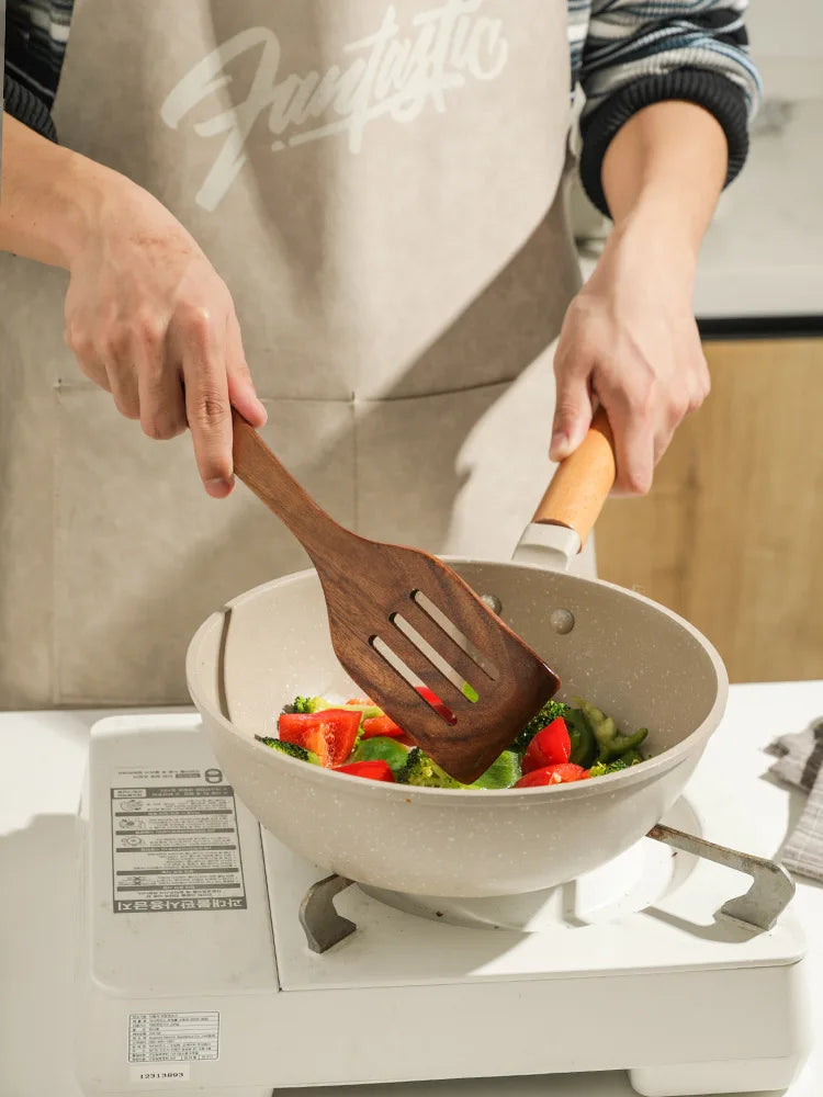 Luxe Keukenset Van Natuurlijk Teakhout Voor Een Warme & Stijlvolle Keuken