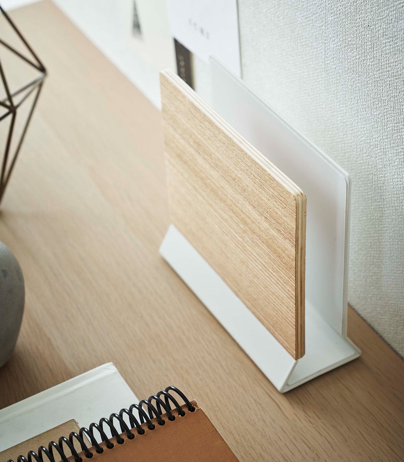 Slimme Laptop Stand – Ergonomische Laptopstandaard Van Staal & Hout Voor Een Stijlvolle Werkplek