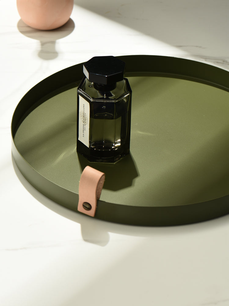 Decoratieve Scandinavische Metalen Dienblad Met Leren Handvat Voor Stijlvolle Opberging & Presentatie