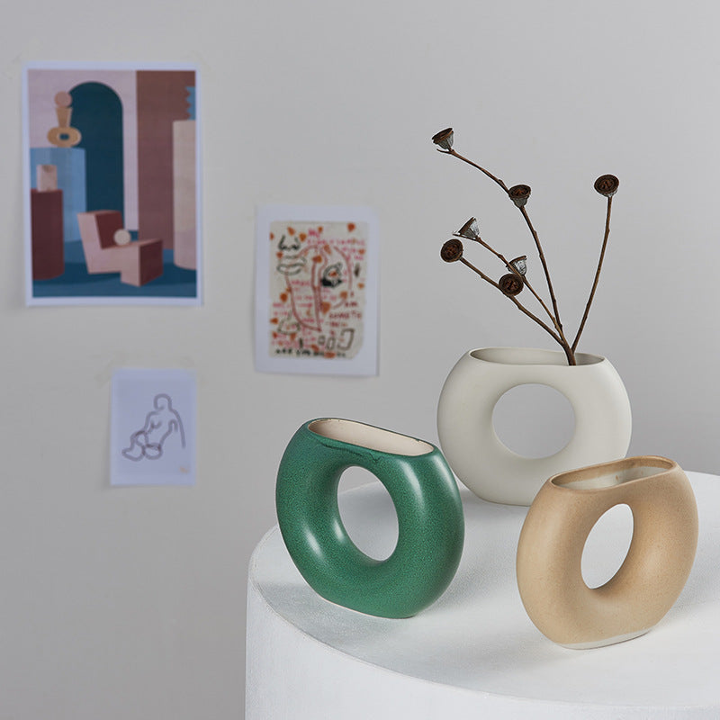 Minimalistische Keramische Vaas Voor Een Stijlvol & Rustgevend Interieur