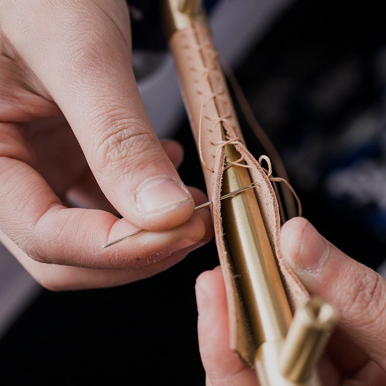 Messing Kastgrepen Met Leren Detail Voor Een Luxe Upgrade