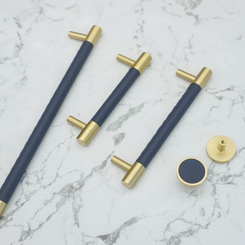Messing Kastgrepen Met Leren Detail Voor Een Luxe Upgrade