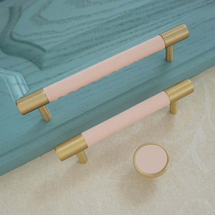 Messing Kastgrepen Met Leren Detail Voor Een Luxe Upgrade