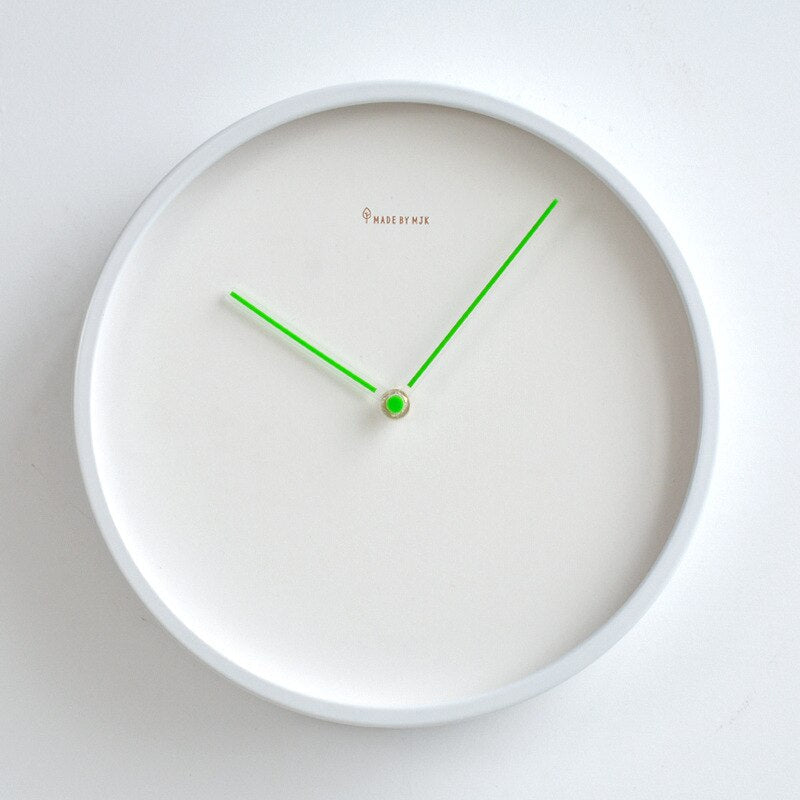 Scandinavische Wandklok met Minimalisische Kleuren